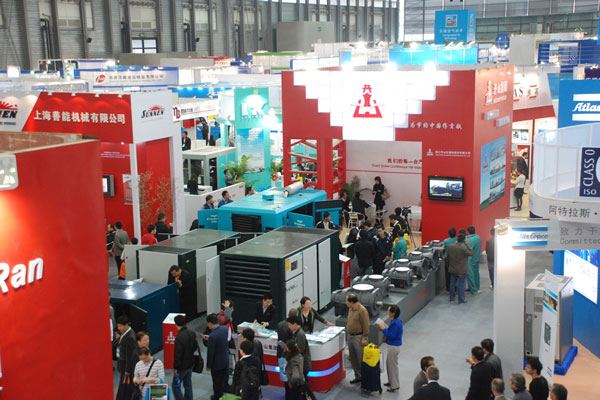 美國西屋公司采購部總監一（yī）行前來我